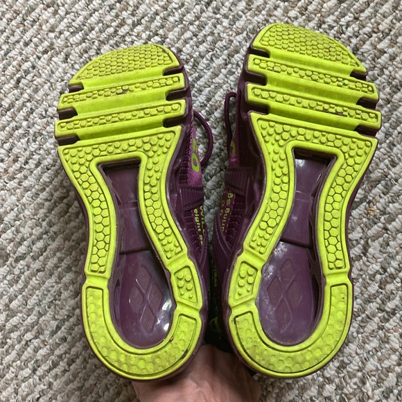 Just So So women’s letter graphic wine red/ lime casual sneakers size 39 (8.5). - Picture 4 of 8